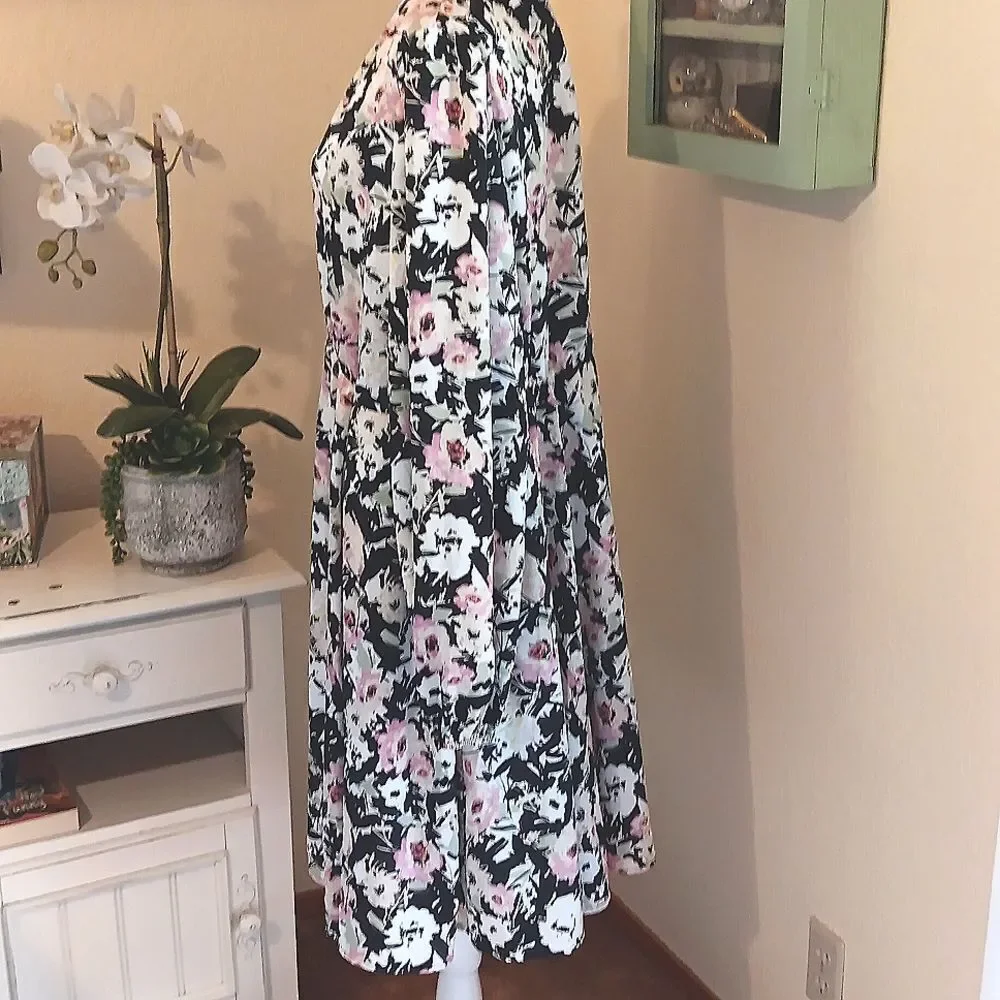 Torrid Black and Pink Floral Blouse . Garden Girl. Wedding Guest. Sunday Brunch